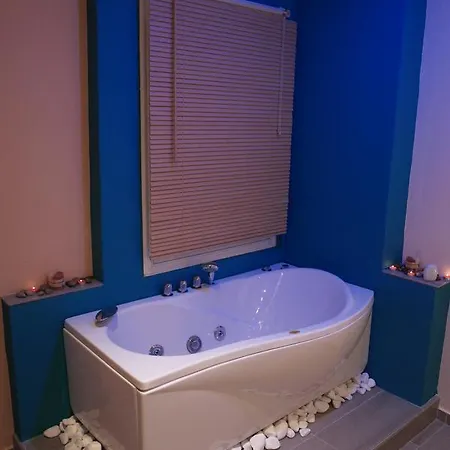 Thesspalace Lägenhet *